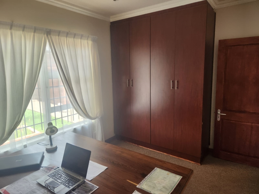 To Let 3 Bedroom Property for Rent in Pentagon Park Free State